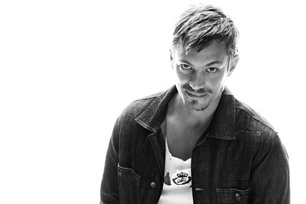 Joel Kinnaman Fotoğrafı