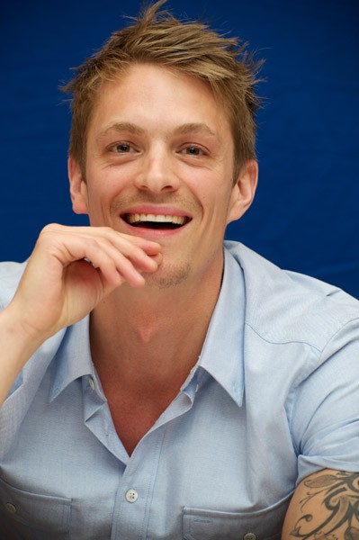 Joel Kinnaman Fotoğrafı