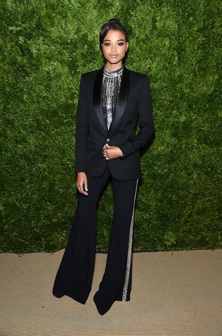 Ella Balinska Fotoğrafı