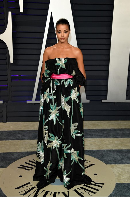 Ella Balinska Fotoğrafı