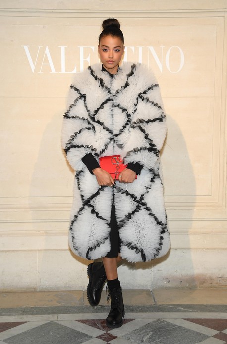 Ella Balinska Fotoğrafı