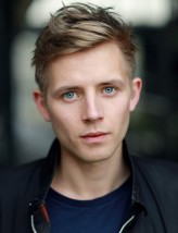 Adam Newington fotoğrafı