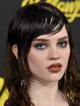 Sophie Thatcher fotoğrafı