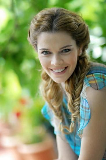 Begüm Kütük Fotoğrafı