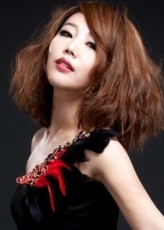 Lee Ho-Jung (i) fotoğrafı