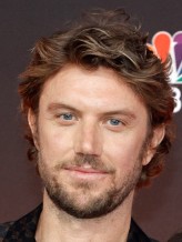 Adam Demos fotoğrafı