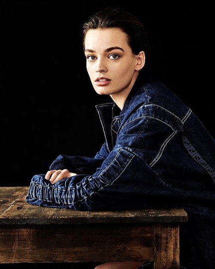 Emma Mackey fotoğrafı