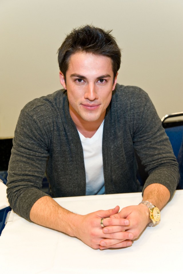 Michael Trevino Fotoğrafı