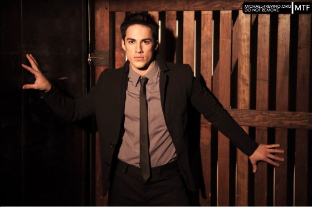 Michael Trevino Fotoğrafı