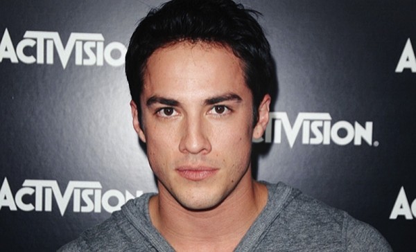 Michael Trevino Fotoğrafı
