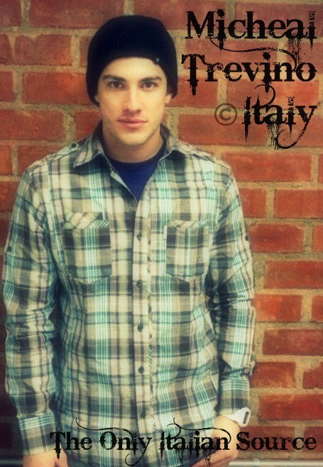 Michael Trevino Fotoğrafı