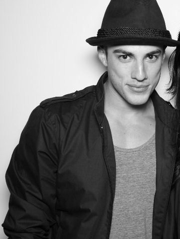 Michael Trevino Fotoğrafı