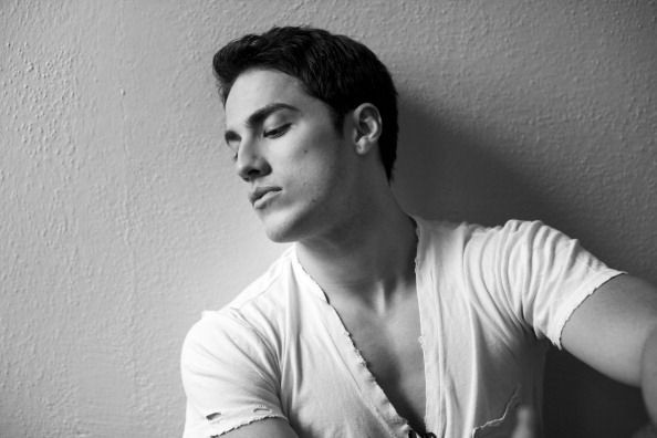 Michael Trevino Fotoğrafı