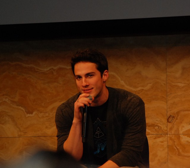 Michael Trevino Fotoğrafı