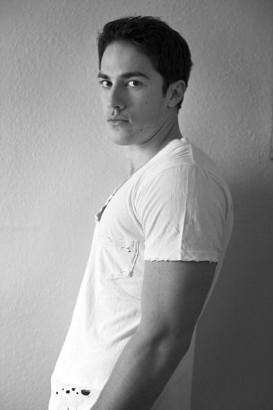 Michael Trevino Fotoğrafı