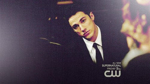 Michael Trevino Fotoğrafı