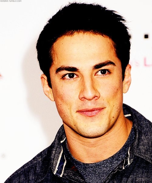 Michael Trevino Fotoğrafı