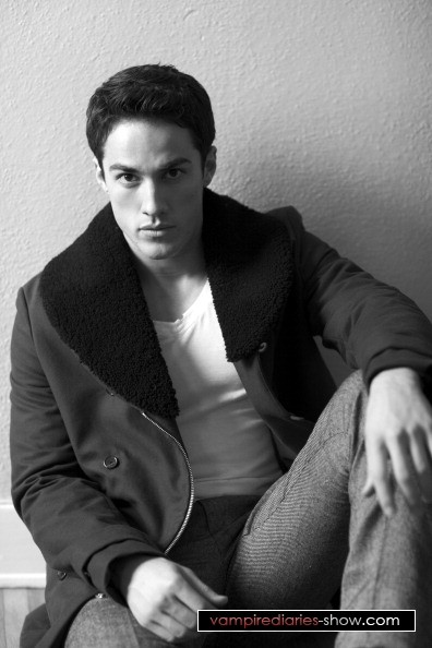 Michael Trevino Fotoğrafı