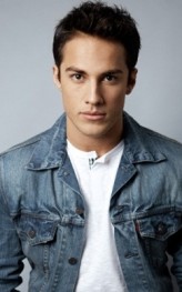 Michael Trevino fotoğrafı
