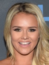 Kinsey Wolanski fotoğrafı