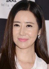 Choi Yoon-Seul fotoğrafı