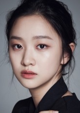 Kim Yi-Kyung fotoğrafı
