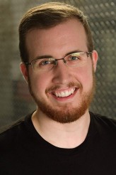 Dennis Nicholson fotoğrafı