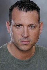 Derek Crowe fotoğrafı