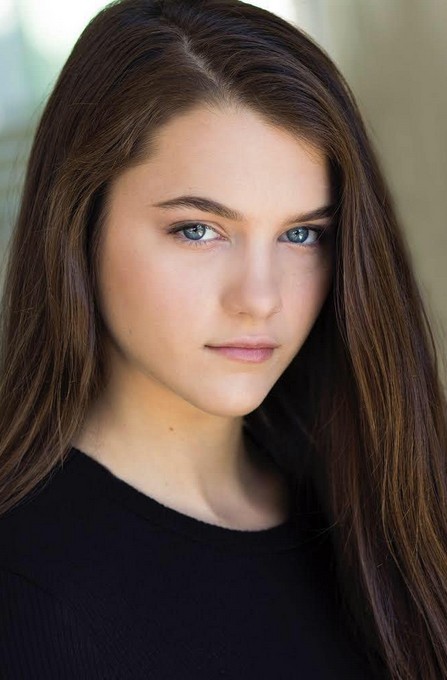 Chloe East Fotoğrafı