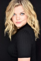 Georgia Bradner fotoğrafı