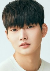 Yoon Jong-Bin (i) fotoğrafı