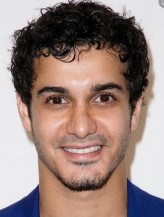 Elyes Gabel fotoğrafı