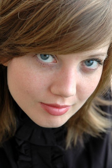 Nicki Clyne Fotoğrafı