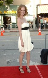 Rebecca Mader Fotoğrafı