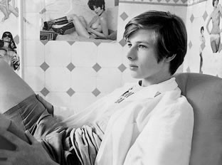 John Moulder-Brown fotoğrafı