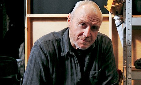 Alan Dale fotoğrafı