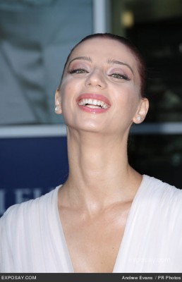 Angela Sarafyan Fotoğrafı