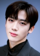 Kim Yo-Han fotoğrafı