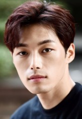 Lee Hyeong-seok (i) fotoğrafı
