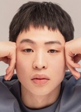 Yoon Jung-Hoon fotoğrafı