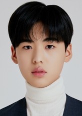 Yoon Jae-Yong fotoğrafı