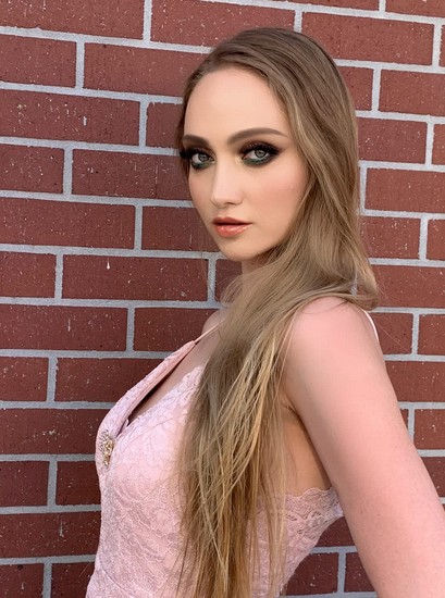 Nika Balina Fotoğrafı