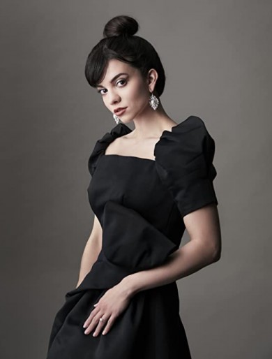 Lauren LaVera Fotoğrafı