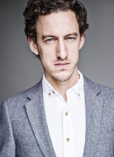 Oliver Powell fotoğrafı