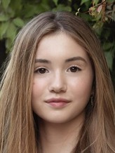 Lucy Paez fotoğrafı