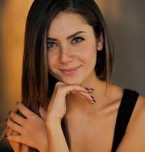 Fulya Zenginer Fotoğrafı