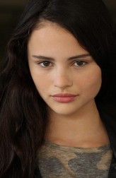 Gabrielle Echols fotoğrafı