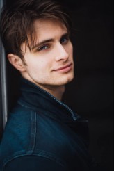 Alec Nevin fotoğrafı