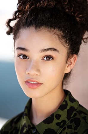 Malia Baker Fotoğrafı