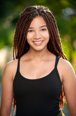 Malia Baker Fotoğrafı